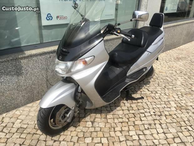 Suzuki Burgman 250 - 2002 32.000