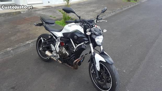 Yamaha MT07 (1800)kms