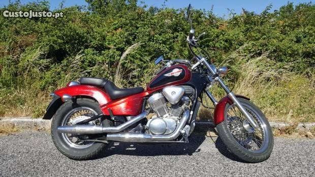 Honda Shadow Vt600c completa para peças