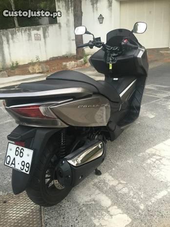 Honda Forza 300 com Abs