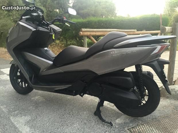 Honda Forza 300 com Abs