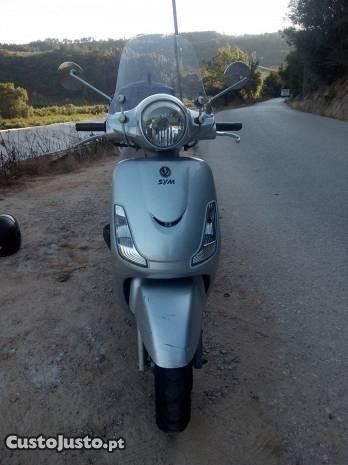 Moto Scooter Sym 125