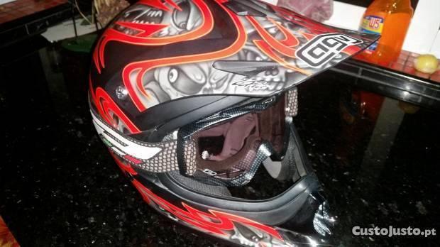 Capacete agv e oculos progrip carbono