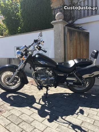 Suzuki Marauder 250