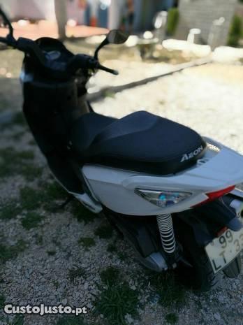 Scooter aeon 125
