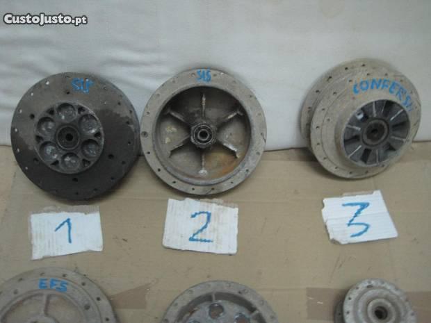 Cubos de motorizadas variados