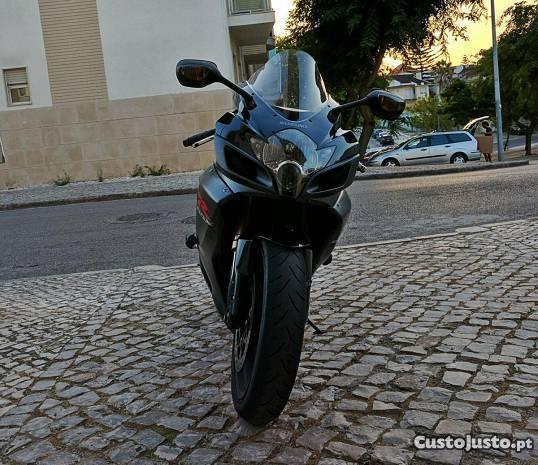 Suzuki GSX-R 600 k7