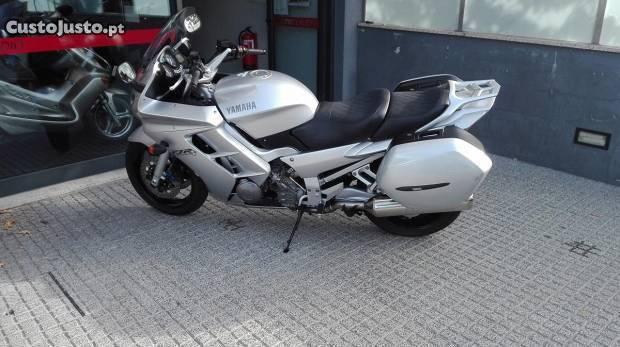 Yamaha fjr 1300 ( só com 9500 km reais ) peça rara