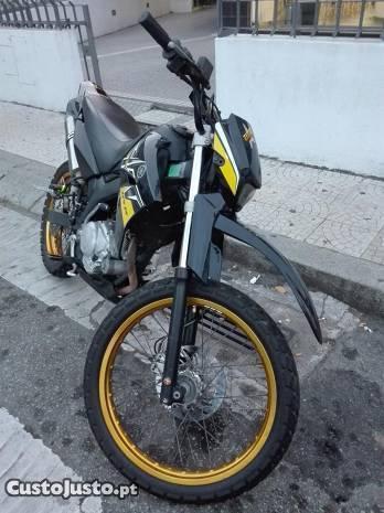 Xt125r