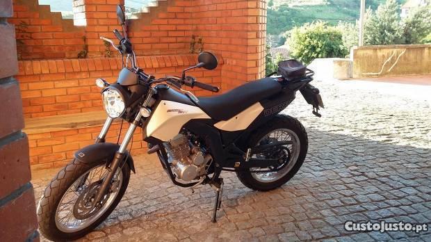 Derbi cross city 2012 - 3800kms 11kw