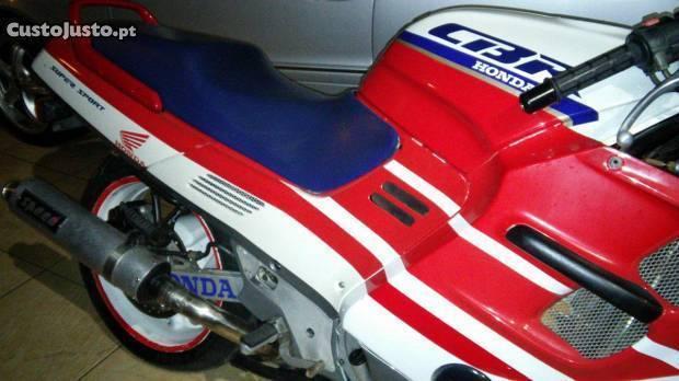 Honda CBR 1000 f