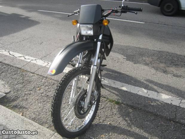 Mota GVM Trail 125 cc como Nova