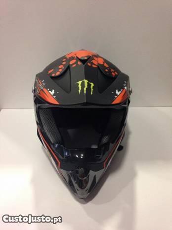 Capacete Monster