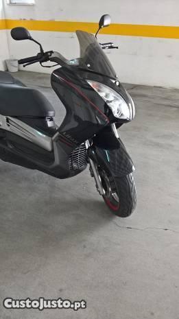 Maxi Scooter Lifan 125