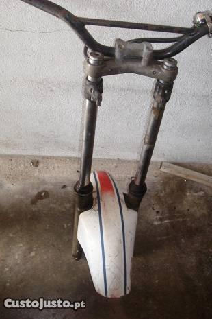 Famel XF25 - Suspensão Frente e Guarda lamas