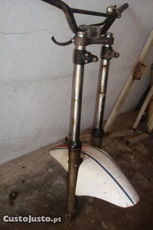 Famel XF25 - Suspensão Frente e Guarda lamas