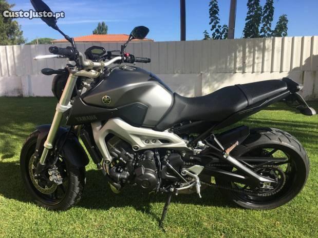 Yamaha MT 09 de 2013 com 6.500 km