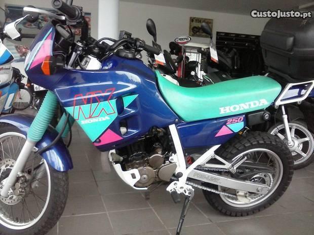 Honda NX 250 ( como nova e poucos km )