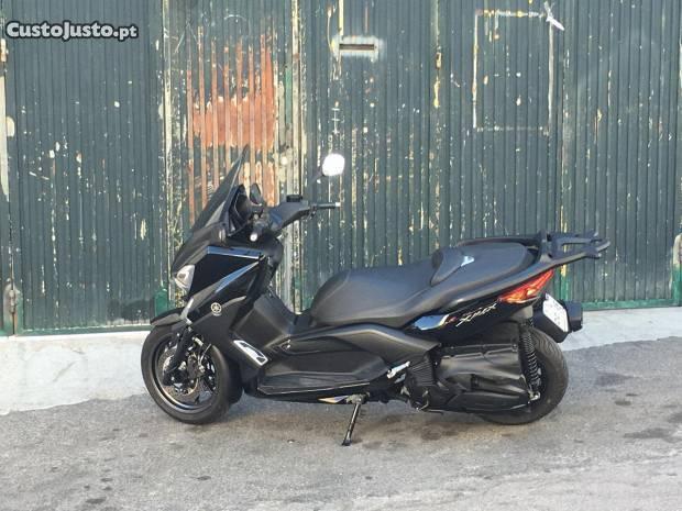 Yamaha X-Max 400 de 2015 com 3000 kms