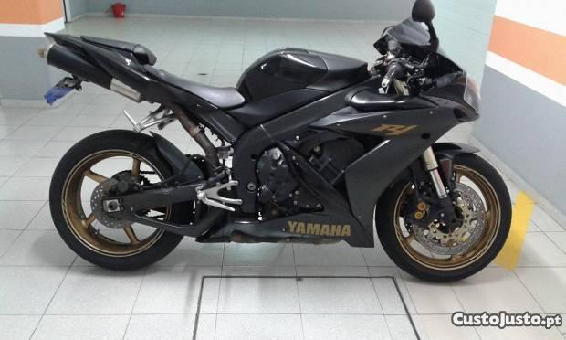 yamaha r1 em muito bom estado