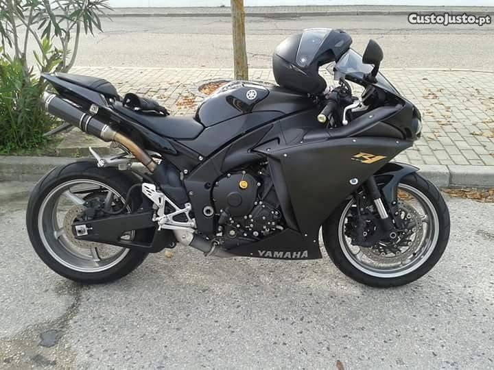 Yamaha R1 2010