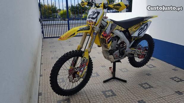 SUZUKI RMZ 450i Matriculada e com muito pouco uso