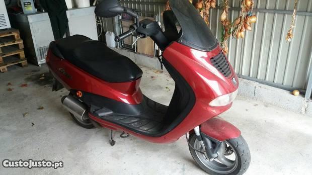 Scooter Peugeot Elyseo