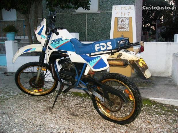 Derbi FDS 50 com um só domo