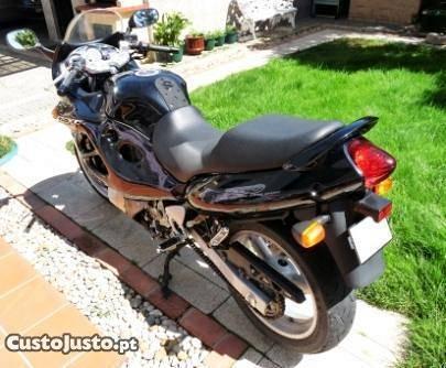 Mota em bom estado, parada há 3 anos