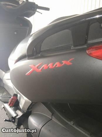 X-max 125 black max