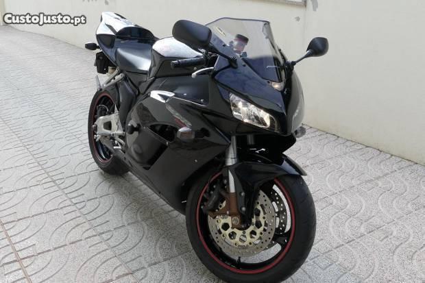 Honda cbr 1000 fireblade como nova