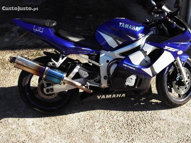 Yamaha R6 como nova