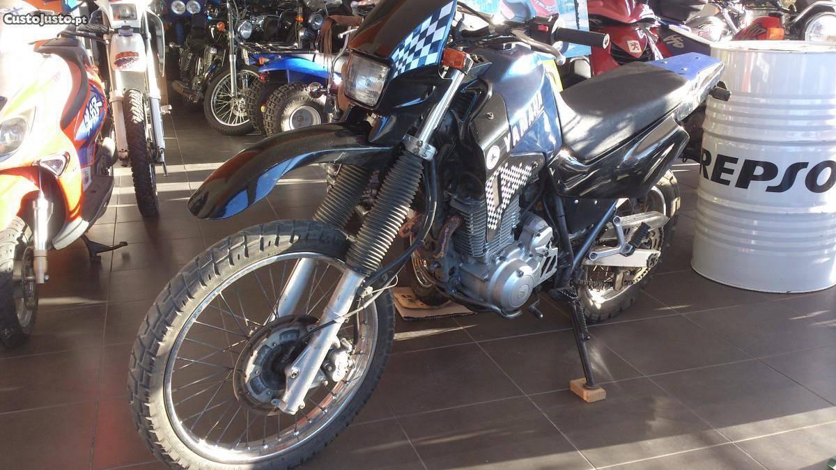 Moto Yamaha XT 600