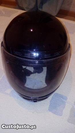 Capacete preto novo