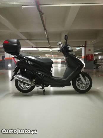 SYM VS 125cc scooter
