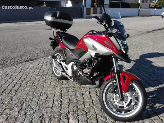 Honda NC750XA de 2016 com 3700km