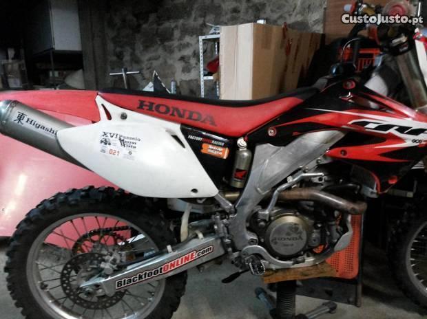 Alguns extras, bom estado geral