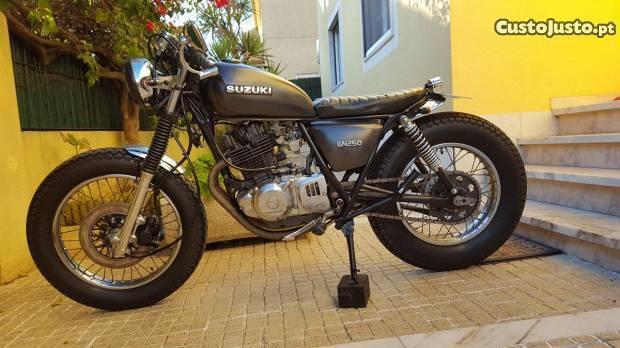 Café Racer - Brat Style