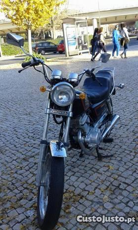 Moto em boas condições