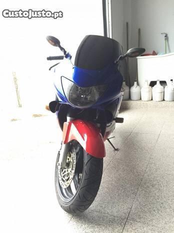 Honda cbr 600 só 28000km