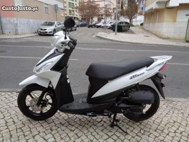 Scooter Suzuki Adress nova