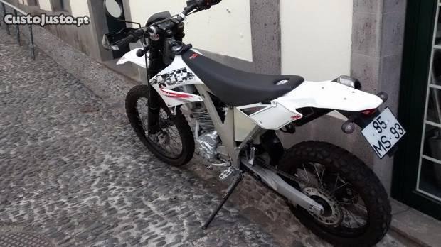 AJP PR5 250 enduro de 2012