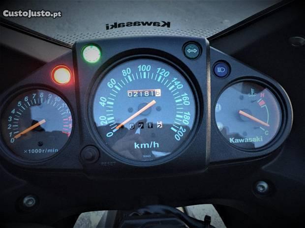 Kawasaki Ninja 250R - (2200 Kms)