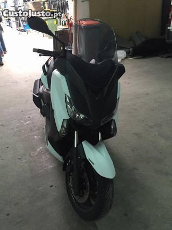 Yamaha Xmax400