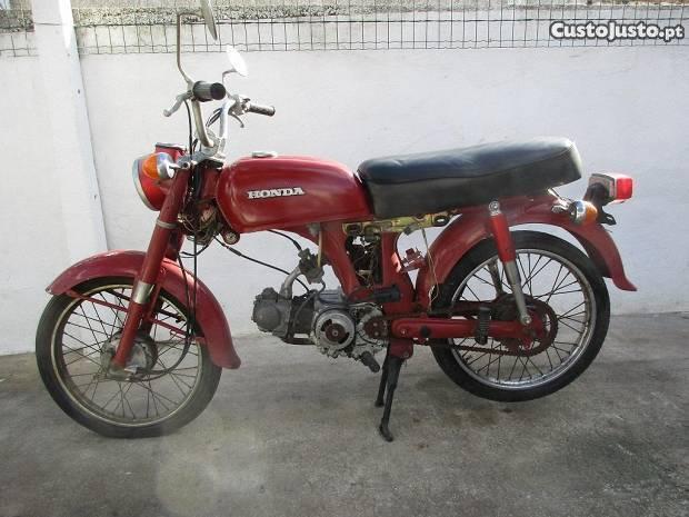 Motorizada Honda CD50F para peças