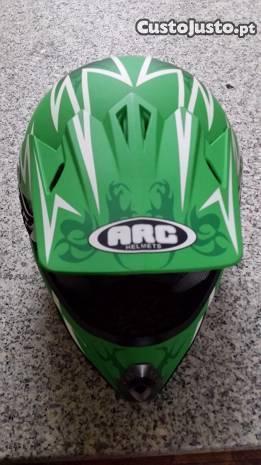 Capacete ARC Helmets