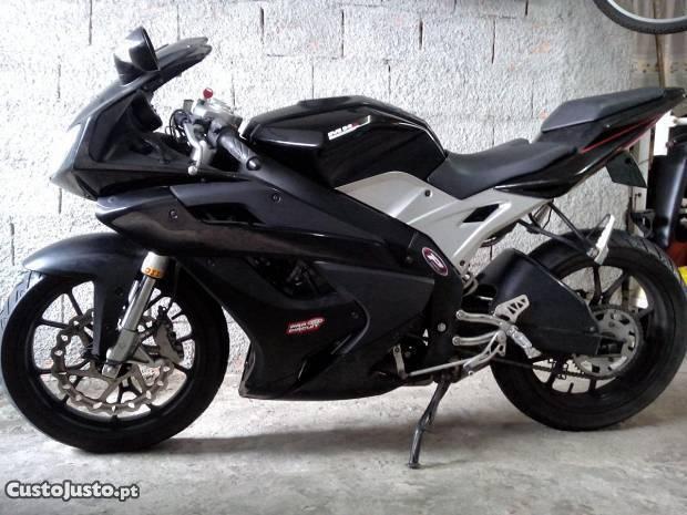 Motorhispania RX 125 R em bom estado