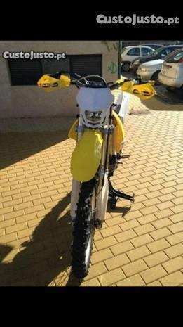 Suzuki rmz 250