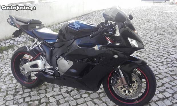 Honda cbr 1000 rr Honda cbr 1000 rr