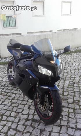 Honda cbr 1000 rr